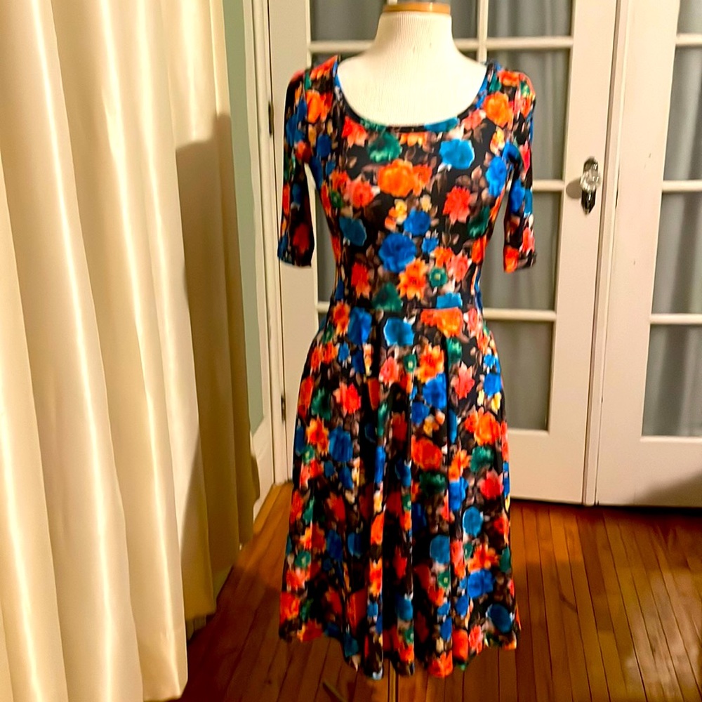 LuLaRoe Nicole Dress. Fit & Flare Style. Size S. Multicolor.